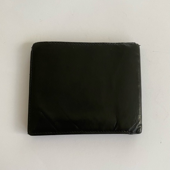 Gucci Made in Italy Black Leather Silver Interlock G Logo Bi-fold Men's Wallet - Picture 2 of 13